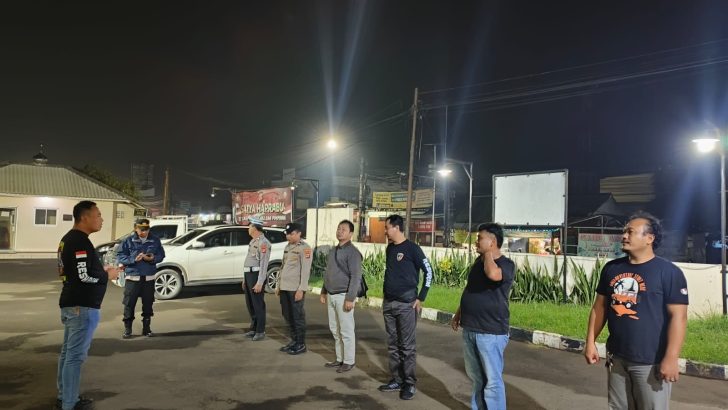 Antisipasi Gangguan Kamtibmas Malam Minggu, Kanit Reskrim Polsek Pasar Kemis Pimpin Apel Malam