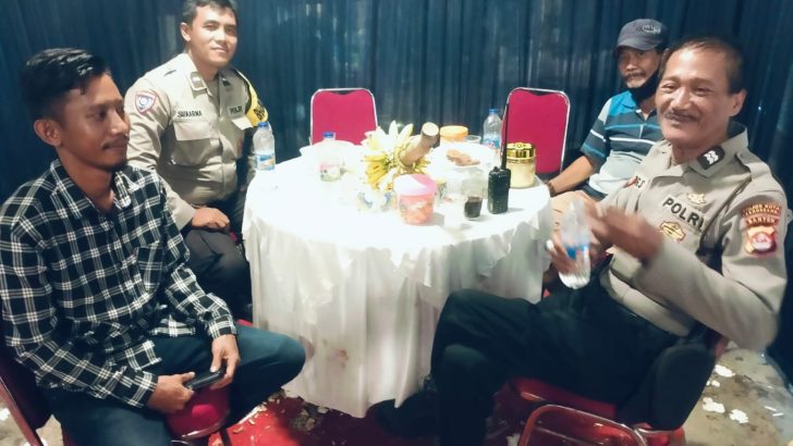 Menjaga Sinergitas dengan masyarakat, Polsek Kresek lakukan Patroli Mobile dan Dialogis