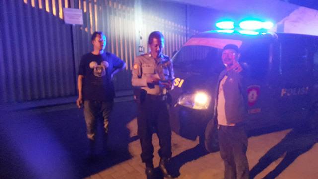 Personil Polsek Kresek tetap semangat menjaga wilayahnya dari Gangguan Kamtibmas di Malam Hari.