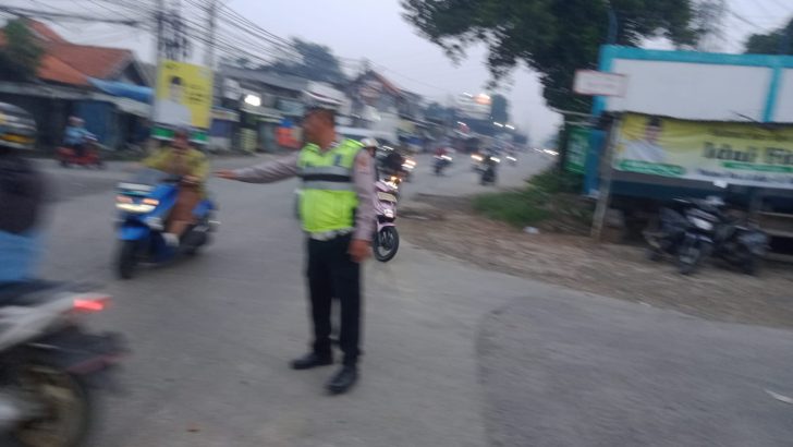 Cegah Kemacetan, Unit Lantas Polsek Pasar Kemis Laksanakan Gatur Lalu Lintas
