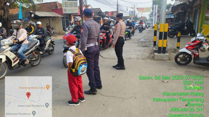 Kanit Samapta bersama dgn anggota piket fungsi, giat gatur lalin pagi hari TL Kukun.