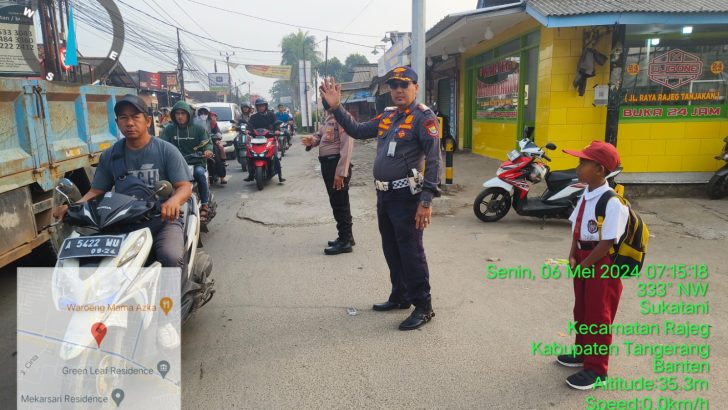Urai kemacetan pagi hari, unit samapta polsek rajeg lakukan gatur lalin