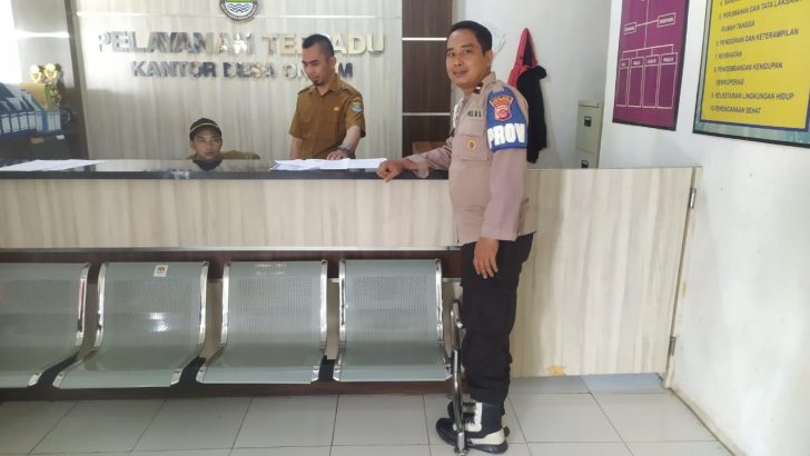 Polsek Kresek sambangi kantor Desa sebagai bentuk menjalin Sinergitas dengan Aparatur Desa