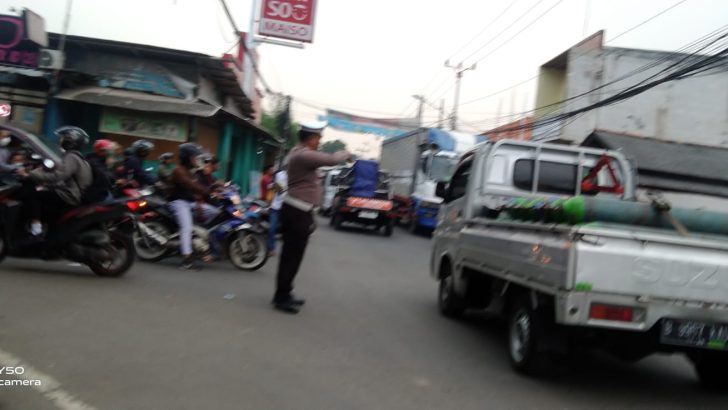 Antisipasi Kepadatan Lalu lintas, Kanit Lantas Polsek Pasar Kemis Gatur Lalin Sore