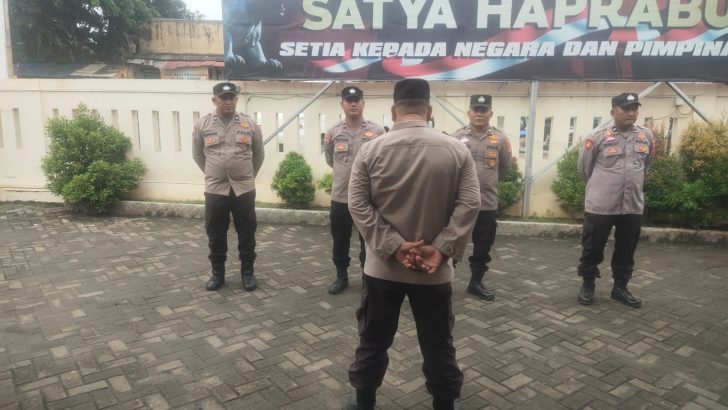 Tingkatkan Kedisiplinan anggota Polsek Cisoka dengan melaksanakan Apel Pagi