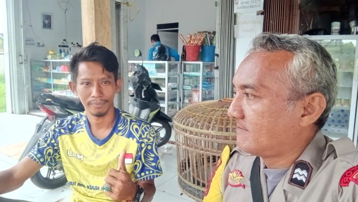 Polisi RW Polsek Kresek tak henti-hentinya kunjungi warga di Desa guna pendekatan diri kepada warga di Binaannya di Desa.