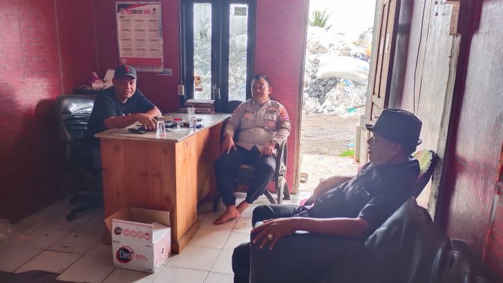 Bhabinkamtibmas DDS Kunjungi Tokoh Masyarakat Sampaikan Pesan Kamtibmas