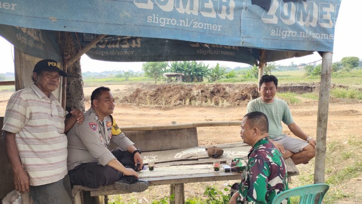 Bhabinkamtibmas Kelurahan Sindang Sari Sambangi Tokoh masyarakat Dan Berikan Himbauan Kamtibmas