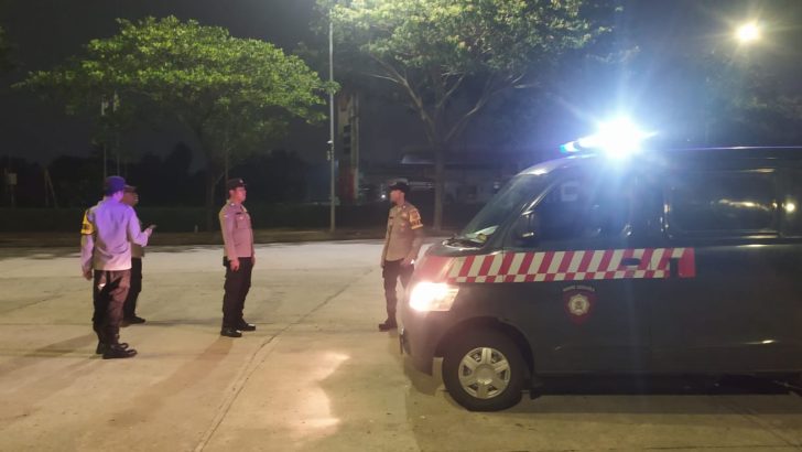 Tekan Kejahatan Malam Hari Personil Polsek Pasar Kemis Rutinkan Patroli Malam