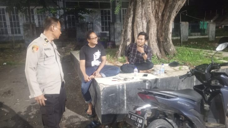Personil Polsek Kresek tetap semangat menjaga wilayahnya dari Gangguan Kamtibmas di Malam Hari.