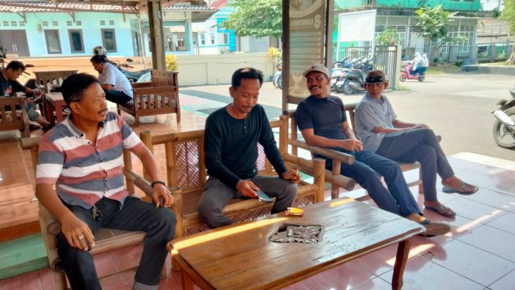 Upaya pendekatkan diri kepada masyarakat, Polsek Kresek kunjungi warga di Desa dalam rangka Program Polisi RW.