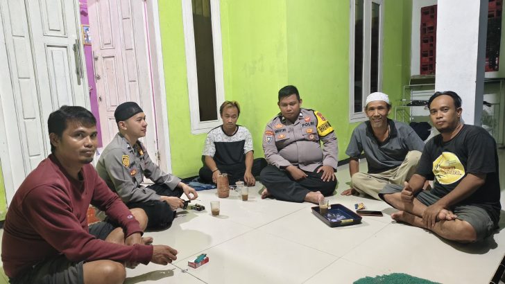 Tekan gangguan kamtibmas Personil Polsek Cisoka Melaksanakan Kegiatan Polisi RW