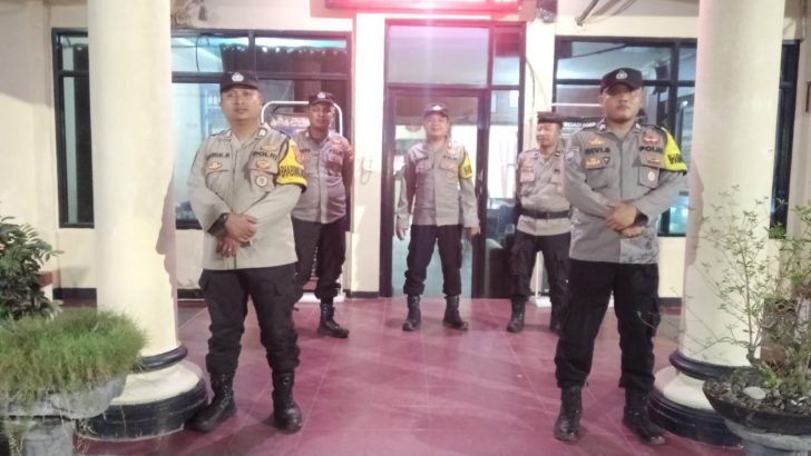 Polsek Mauk Polresta Tangerang Polda Banten Tingkatkan Pengamanan Sispam Mako Malam Hari