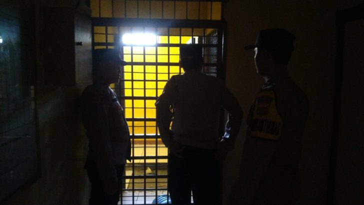 Personil Polsek Mauk Polresta Tangerang Polda Banten Pengecekan Ruang Pada Pagi Hari