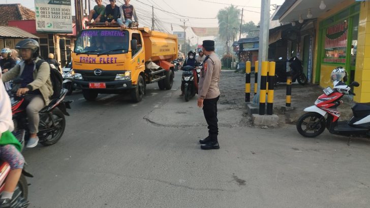 Cegah Kemacetan Unit Samapta Polsek Rajeg Laksanakan Gatur lalu lintas