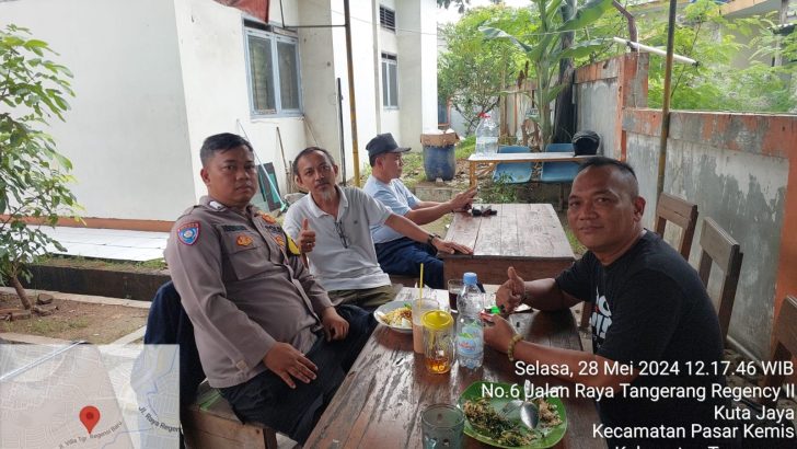 Bhabinkamtibmas Bripka Hendrasari Laksanakan Sambang DDS Ke Warga di Desa Binaan