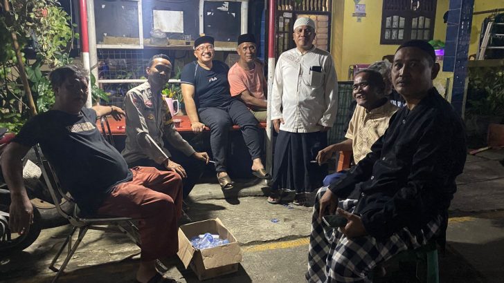 Bhabinkamtibmas Sambangi DDS Warga Perumahan Villa Tangerang Elok Sampaikan Pesan Kamtibmas