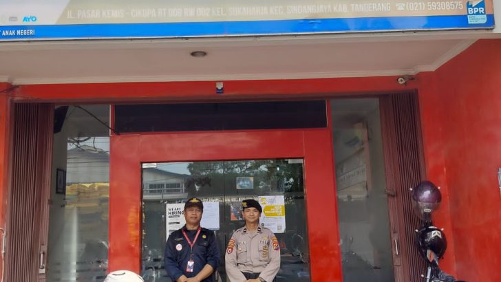 PS. Panit Pam Waster dan Personil Sat Pamobvit Polresta Tangerang melaksanakan kegiatan Patroli ke tempat Objek Vital BANK BPR yg ada di wilayah Pasar Kemis Kabupaten Tangerang