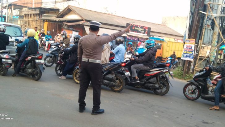 Protap Pagi Hari, Kanit Lantas Polsek Pasar Kemis Polresta Tangerang Laksanakan Gatur Lalin Pagi