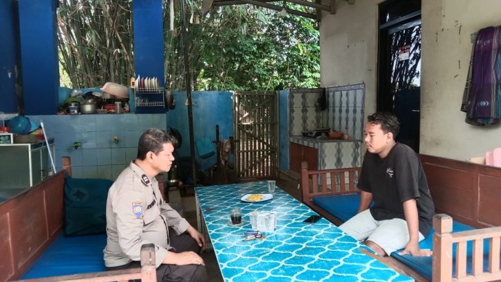 Bhabinkamtibmas Polsek Cisoka Menggelar Giat Polisi RW