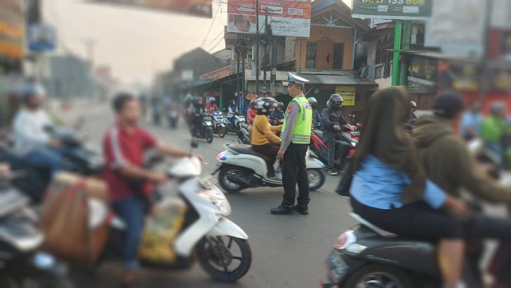 Cegah Kemacetan, Unit Lantas Polsek Pasar Kemis Laksanakan Gatur Lalu Lintas