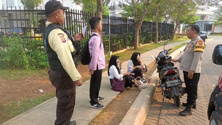 Antisipasi Tawuran Antar Pelajar Polsek Pasar Kemis Polresta Tangerang siagakan personil melalui Patroli Kamtibmas