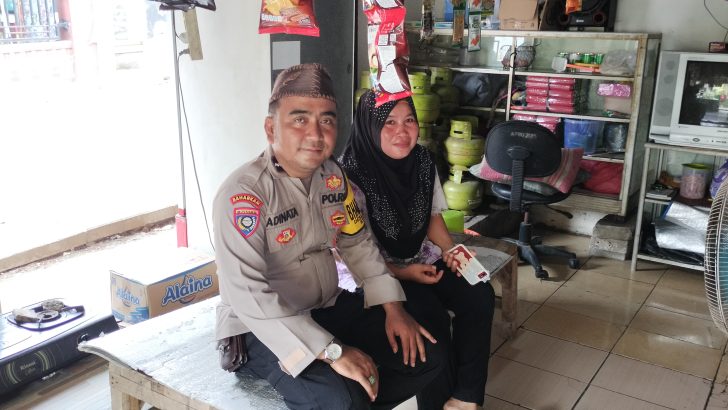 Aipda Ahmad Adinata  melaksanakan kegiatan rutin sambang kepada warga Desa Rancabango