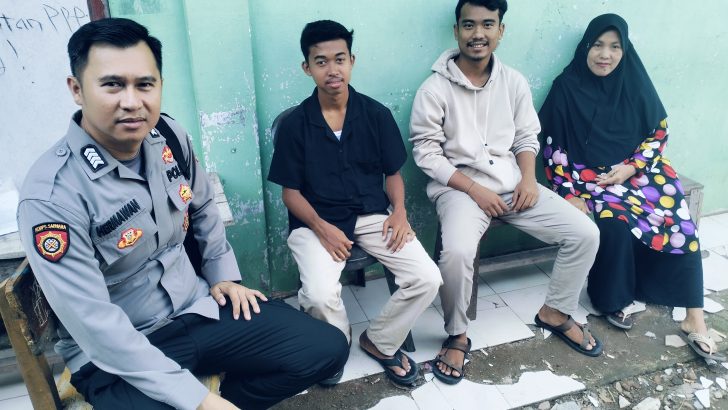 Gencarkan program Polisi RW, Anggota Polsek Kresek kunjungi warga di Desa.