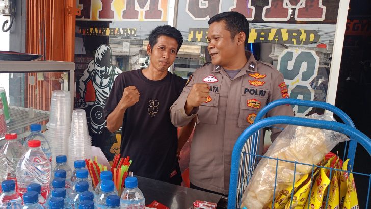 Bhabinkamtibmas Polsek Cisoka Gelar Giat Polisi RW