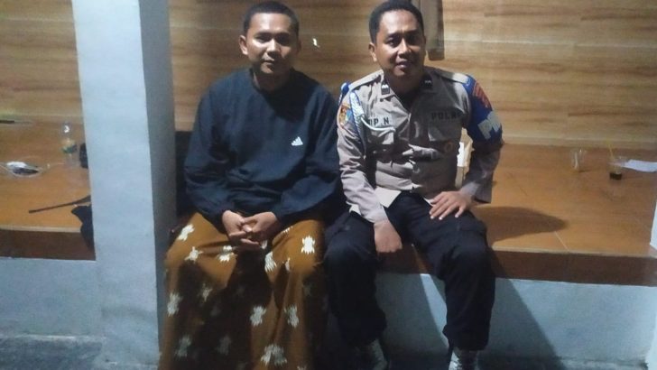 Upaya pendekatkan diri kepada masyarakat, Polsek Kresek kunjungi warga di Desa dalam rangka Program Polisi RW.