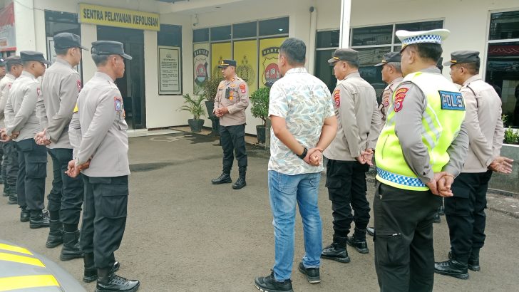 Pimpin Apel Pagi, Kapolsek Pasar Kemis Berikan Arahan Pentingnya Kedisiplinan