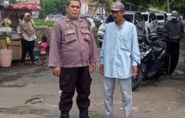 Gencarkan program Polisi RW, Anggota Polsek Kresek kunjungi warga di Desa.
