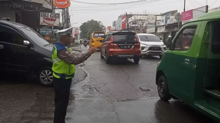 Unit Lantas Polsek Balaraja laksanakan Protap Sore wujud nyata Pelayanan Masyarakat