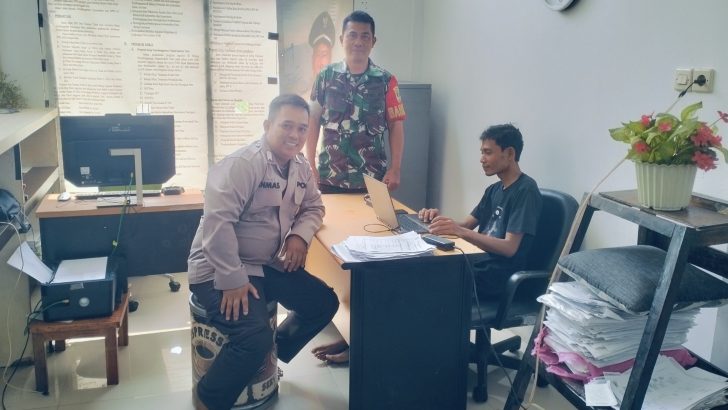 Upaya menjalin Sinergitas TNI-Polri dengan masyarakat, Polsek Kresek lakukan kegiatan Sambang dan Penggalangan.