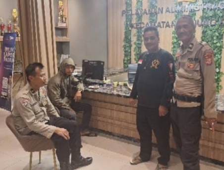 Patroli Sambang merupakan salah satu upaya menjalin Sinergitas dengan Aparatur Kecamatan