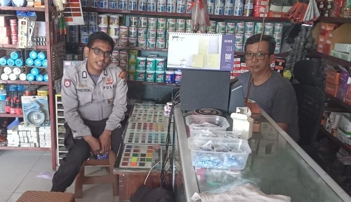 Gencarkan program Polisi RW, Anggota Polsek Kresek kunjungi warga di Desa.