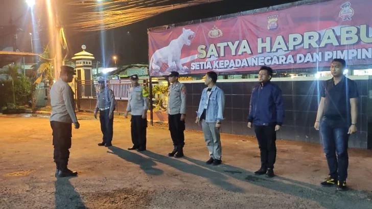Pawas Pimpin Apel Pratugas KRYD Malam hari dan Kesiapan Personil Polsek Balaraja Polresta Tangerang.