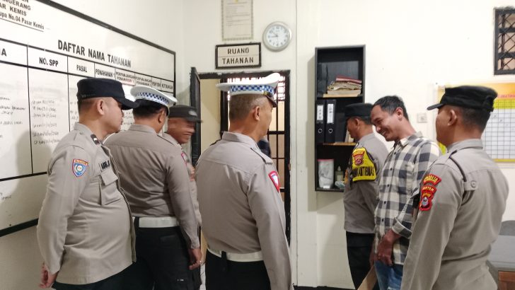 Pawas Polsek Pasar Kemis dan Piket Fungsi Cek Tahanan
