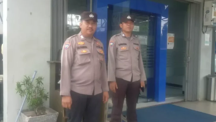 Unit Patroli Polsek Balaraja Patroli di Obyek Vital di Jalan raya Serang Balaraja dan jalan raya kresek jaga kondusifitas warga