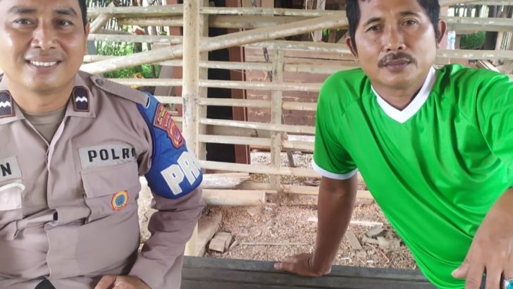 Kesigapan Polisi RW Polsek Kresek dalam segala permasalahan diwilayah, Anggota Polsek Kresek kunjungi warga di Desa.