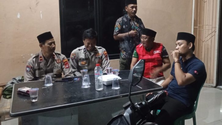 Menjaga Sinergitas dengan masyarakat, Polsek Kresek lakukan Patroli Mobile dan Dialogis
