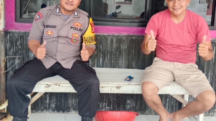 Kesigapan Polisi RW Polsek Kresek dalam segala permasalahan diwilayah, Anggota Polsek Kresek kunjungi warga di Desa.