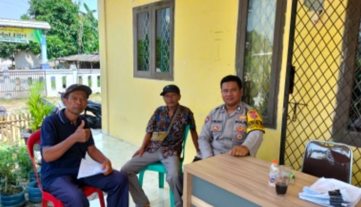 Binamas Ds Mekarsari Bripka Trian sambang dan berikan edukasi Kamtibmas kpd masyarakat