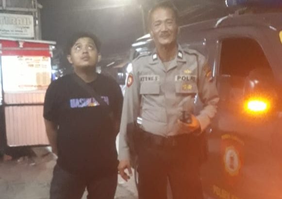 Pastikan wilayah aman dan upaya pencegahan Guantibmas di Wilayah, Polsek Kresek lakukan giat Patroli Mobile malam hari.