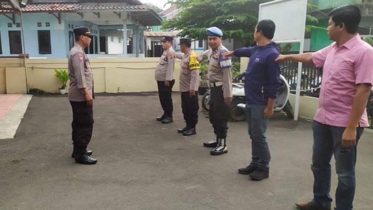 Mengawali tugas rutin, Kanit Binmas Polsek Kresek pimpin Apel Pagi di halaman Mapolsek Kresek.
