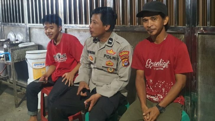 Pastikan wilayah aman dan upaya pencegahan Guantibmas di Wilayah, Polsek Kresek lakukan giat Patroli Mobile malam hari.