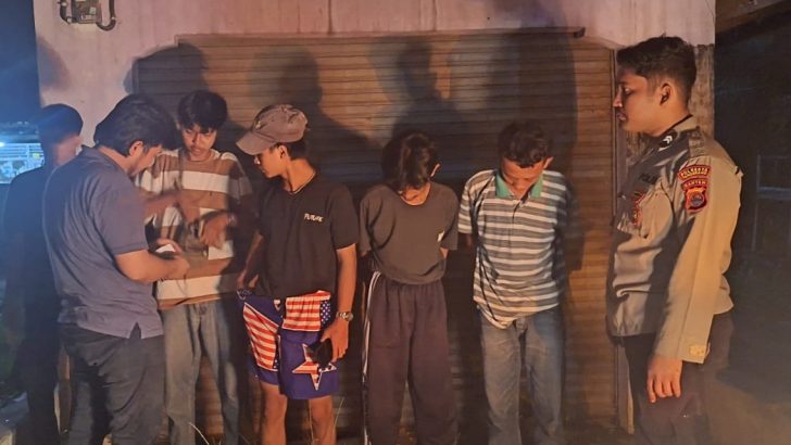 Memberantas kenakalan remaja, Polsek Kresek lakukan pemeriksaan terhadap para remaja