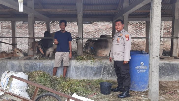 Personil Satbinmas Sambang Desa dan Berikan Himbauan Kamtibmas