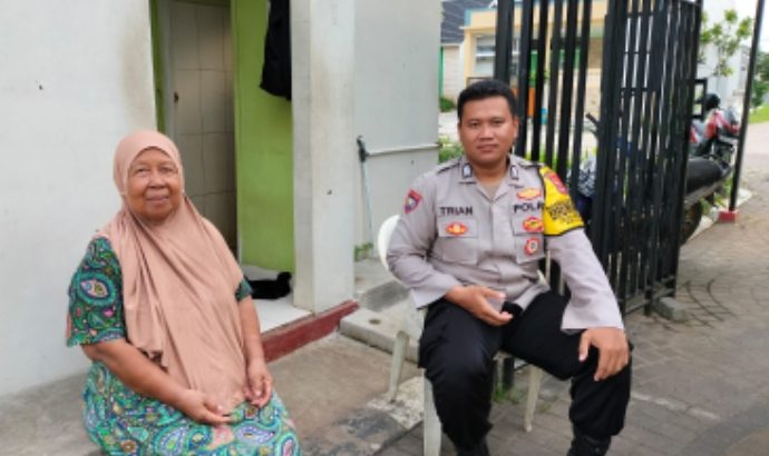 Binmas Ds Mekarsari sambangi warga dan berikan himbauan Kamtibmas