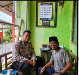 Personil Binmas Ds Mekarsari melaksanakan sambang ke tokoh masyarakat